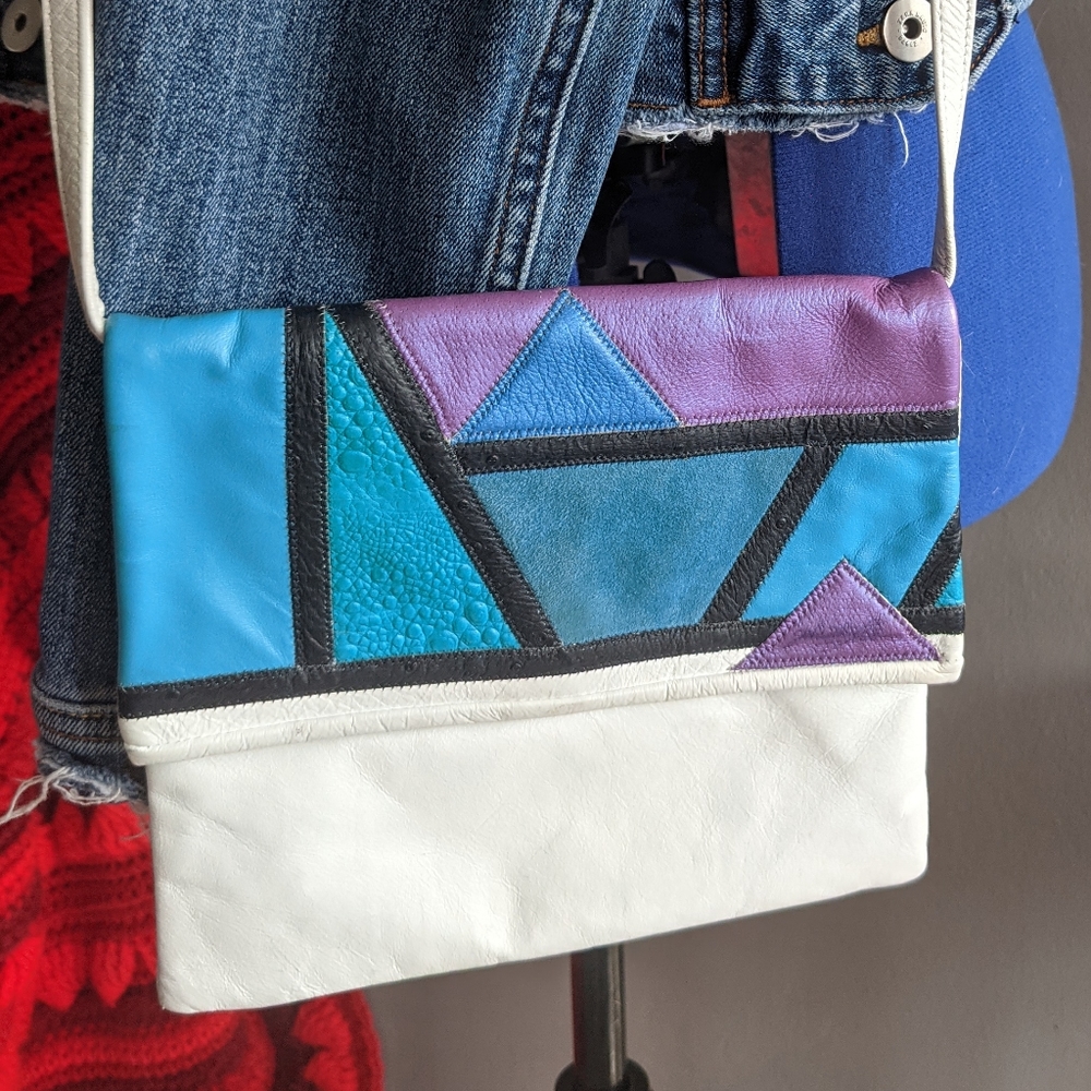Fantastic Vintage 80s Leather Mini Crossbody Purse